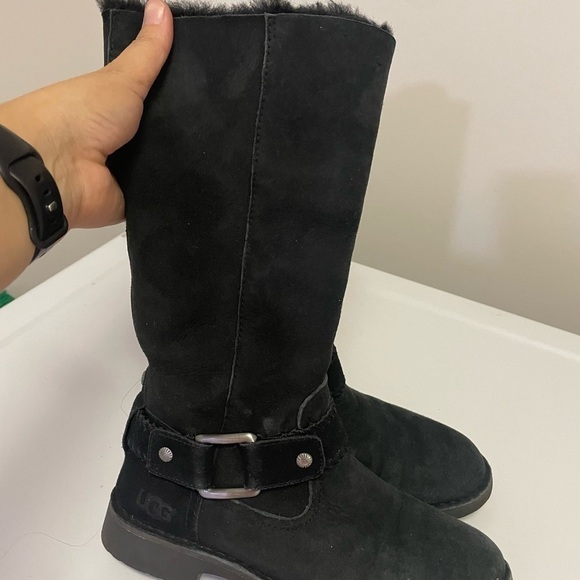 Ugg boots size 7 - Picture 2 of 8